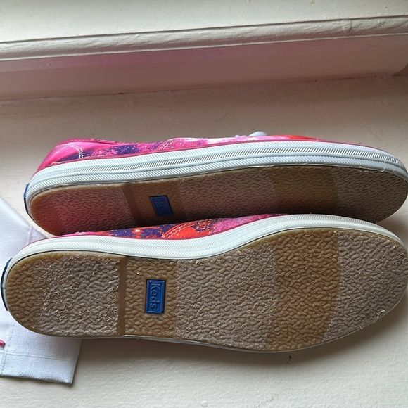 Brand new! KEDS Champions in Cosmic (Pink), size 6, with both sets of laces! - Picture 4 of 4